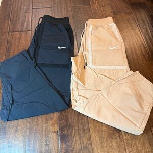 Nike Sportswear Essential Woven High-Waisted Curve Pants Sherpa size XS Lot of 2